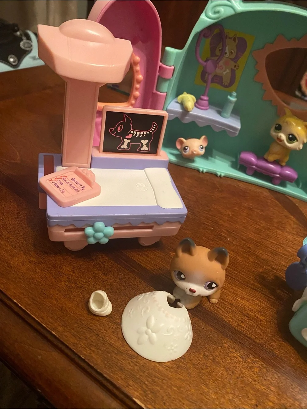 Littlest Pet Shop Get Better Center With Pets & Accessories